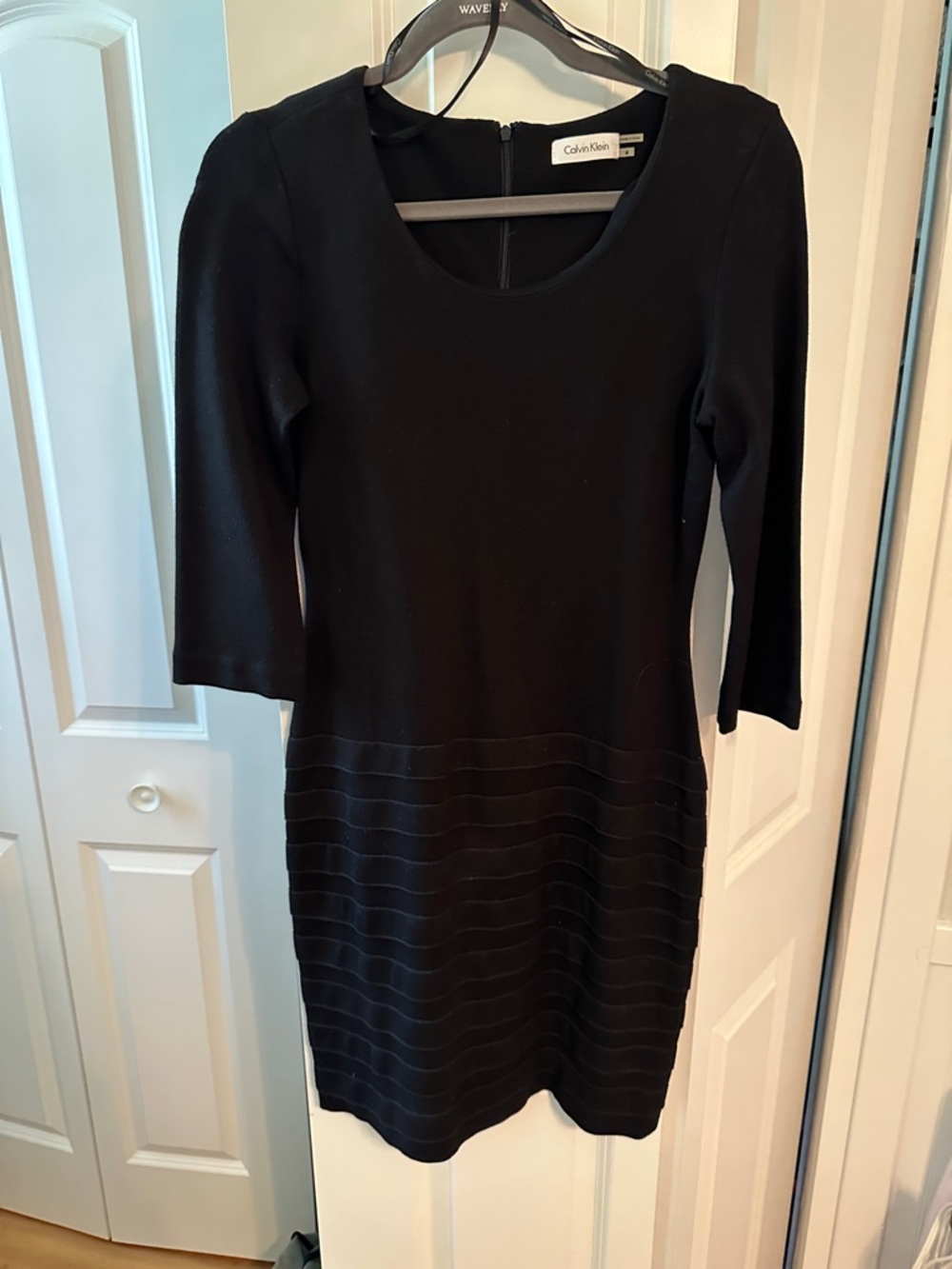 Calvin Klein Black Long-Sleeve Scoop Neck Sheath Dress